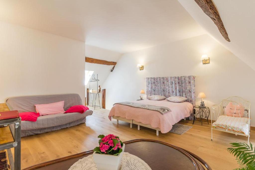 B&B / Chambre d'hôtes Au coeur du Chat Perché 1 rue cesar lavirotte, 21230 Arnay-le-Duc