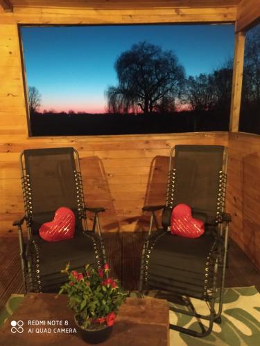 B&B / Chambre d'hôtes Au coucher du soleil, chalet avec jacuzzi et sauna 113 Rue Georges Lannoy Vieux-Condé