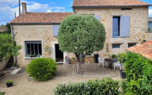 Maison d'hôtes Au creux des vignes 2 chemin de Grandvaux LES VERCHERS SUR LAYON 49700 DOUE EN ANJOU Les Verchers-sur-Layon