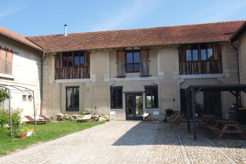 B&B / Chambre d'hôtes Au domaine d'Adam 217 Route de Loyes Gévrieux