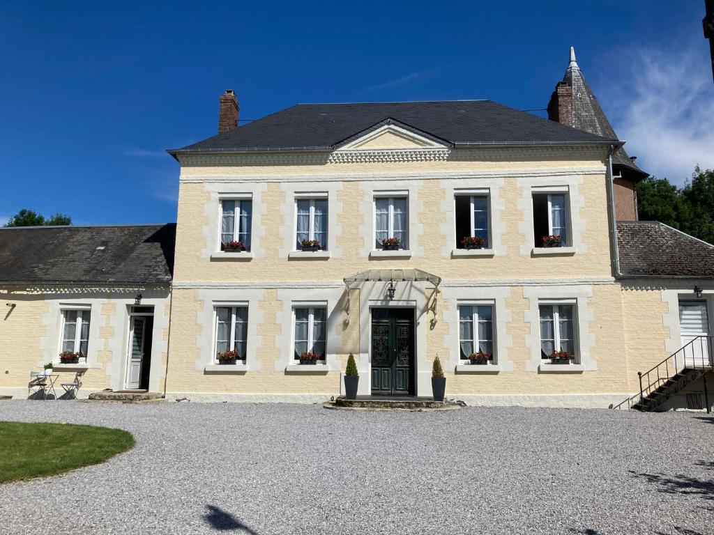 Maisons de vacances Au Domaine du Prédieu 1 Rue du Moulin, 02270 Crécy-sur-Serre