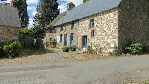 Au petit bonheur Bazouges-la-Pérouse france