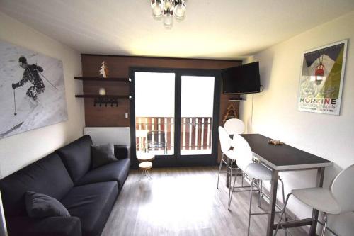 Au Pied des Pistes B31, Chaleureux studio 4 pers, vue sur la vallée imprenable avec WIFI, DRAPS NON COMPRIS Saint-Jean-dʼAulps france