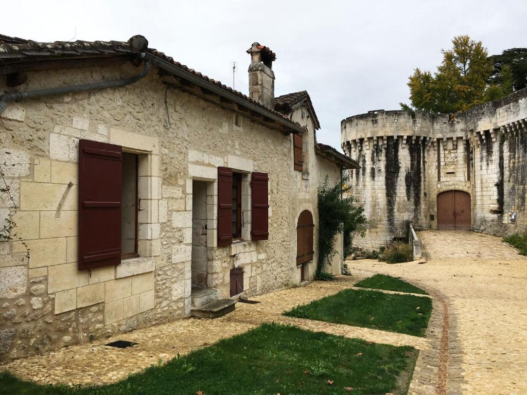 Maison de vacances Au Pied du Chateau Rue de l'Eglise, 24310 Bourdeilles