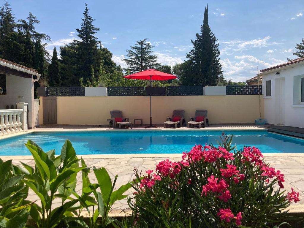 Villa Au pont des Charettes - Villa piscine et SPA 9 Chemin du Moulin de Bargeton, 30700 Uzès