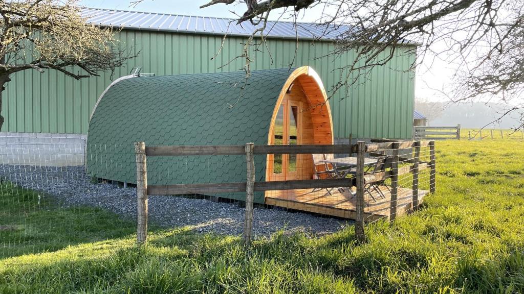 Chalet Au pré des Alizés - insolite à la ferme des Alizés Merolle, 72540 Vallon-sur-Gée