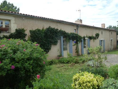 B&B / Chambre d'hôtes Au Son du Jardin Poitevin 11 Rue de la Caumaillere Saint-Laurs