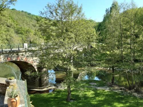 Auberge Auberg'IN ! Le Port de la Besse, 12440 La Salvetat-Peyralès