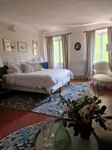 1560- Domaine Des Cinq Jardins- A Magical and Authentic Mansion