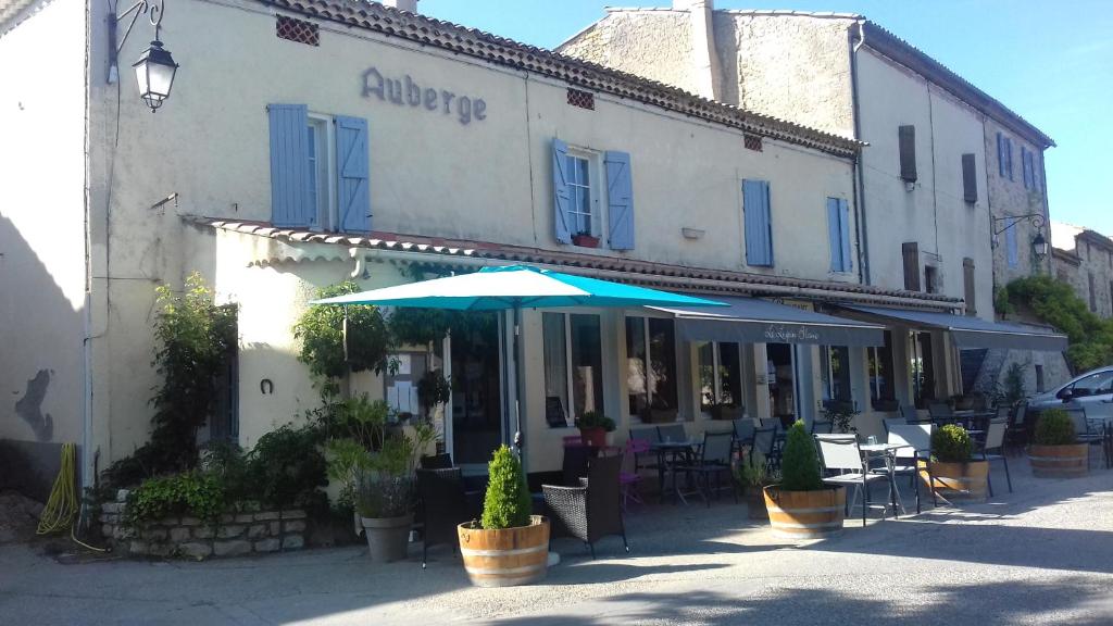 Auberge le lupin blanc Le village, 04150 Revest-des-Brousses