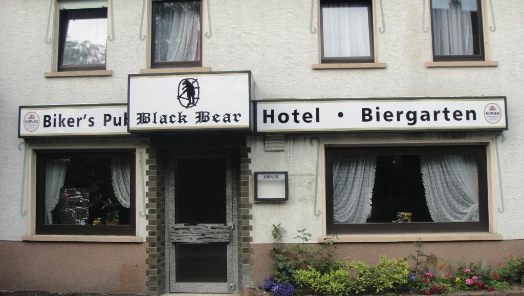 Black Bear Bikers Pub-Hotel Hauptstraße 43 43, 55758 Kempfeld