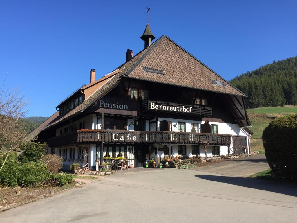 Auberge Café - Pension Bernreutehof Bregenbachstrasse 3 78147 Vöhrenbach