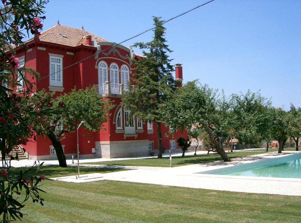 Auberge Casa Vermelha Av. Gago Coutinho, 3 5150-610 Vila Nova de Foz Coa