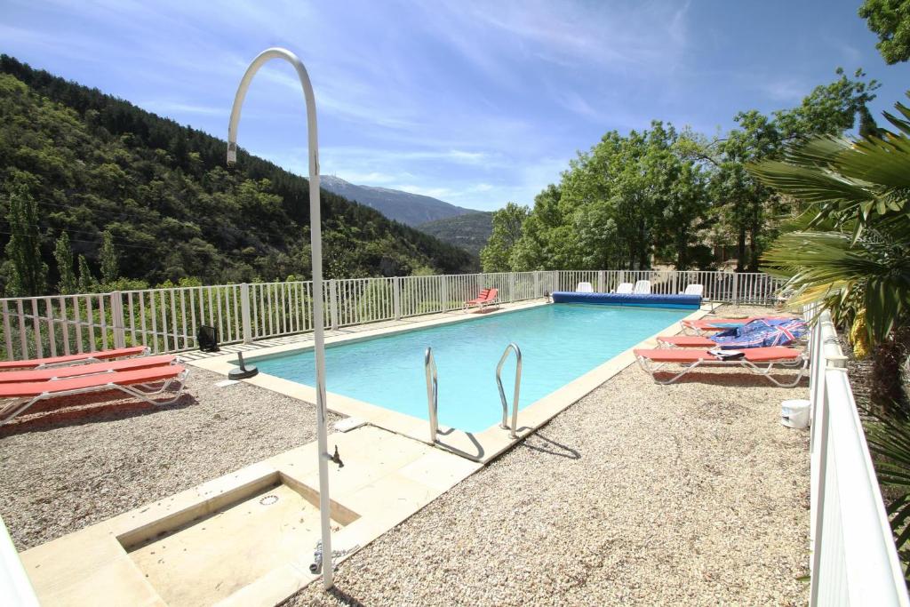 Auberge Chambre: une fenêtre sur le Ventoux Les Allègres 26170 Plaisians