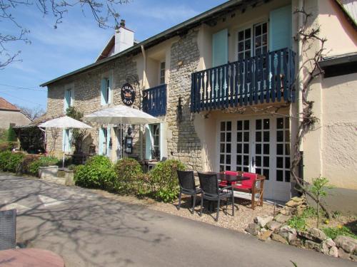 Maisons de vacances Auberge Chez Soi Ougney La Roche 29, Rue du Rechandet Ougney-Douvot