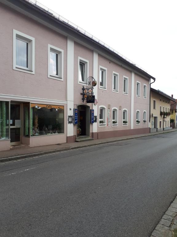 Auberge Danka Marktstr.26 93453 Neukirchen beim Heiligen Blut