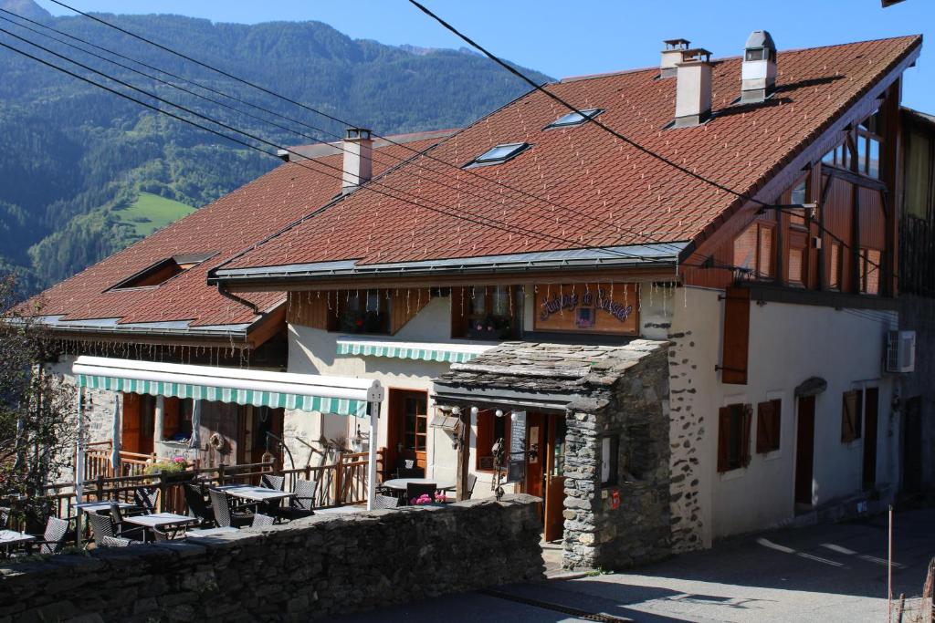 B&B / Chambre d'hôtes Auberge de Cassiel 284 rue du Villard, 73210 La Côte-dʼAime