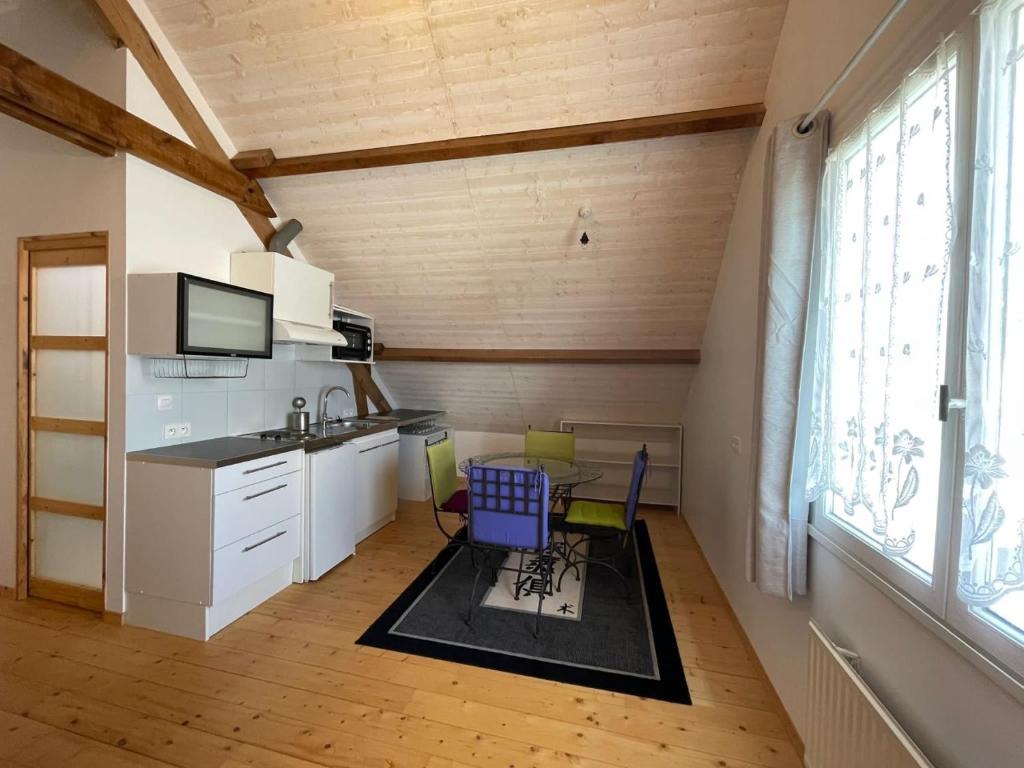 Backpackers 06600 Antibes