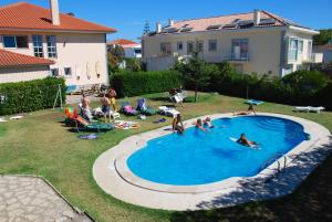 Carcavelos Surf Hostel & Surf Camp
