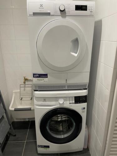 CH-1 Chambre toute équipée avec télévision