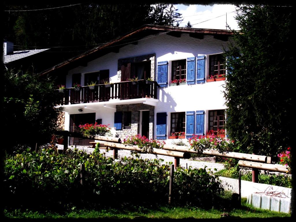 Auberge de jeunesse Chamonix Lodge 92 Chemin de la Ch'na 74400 Chamonix-Mont-Blanc