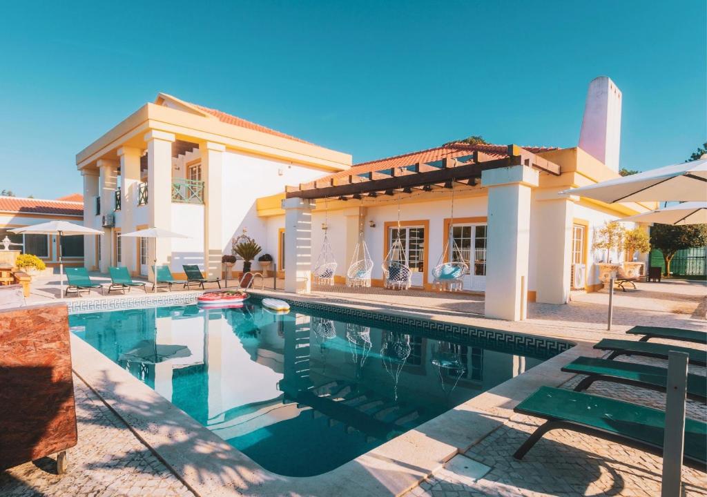 Auberge de jeunesse CLIFF Surf House Rua Barbosa du Bocage, nº14 Vale de Janelas 2560-051 A dos Cunhados