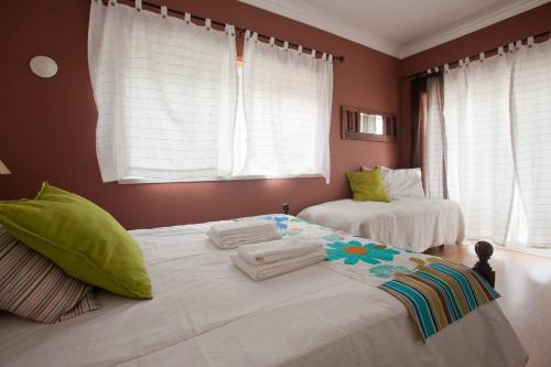 Ericeira Chill Hill Hostel & Private Rooms