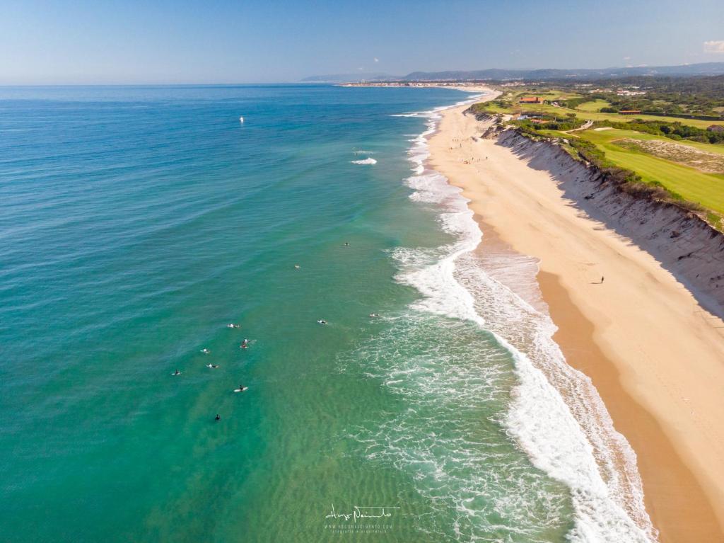 Estela Surf Camp & Surf School Rua da Madrugada N° 89 Estela, 4570-215 Póvoa de Varzim