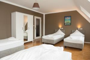 Five Reasons Hostel & Hotel
