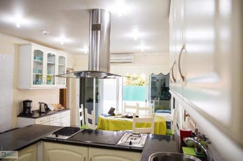 Help Yourself Hostels - Carcavelos Coast