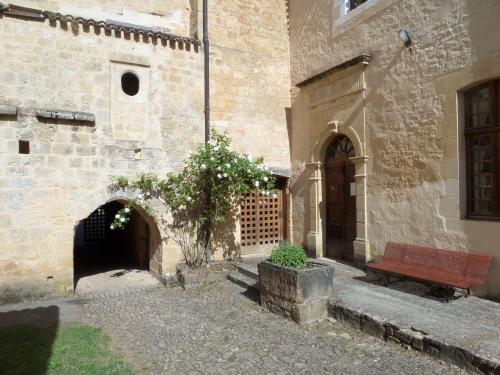 Auberge de jeunesse Auberge de Jeunesse HI Cadouin Place de l'Abbaye Le Buisson de Cadouin