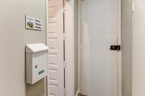 Hostel Seven Hills