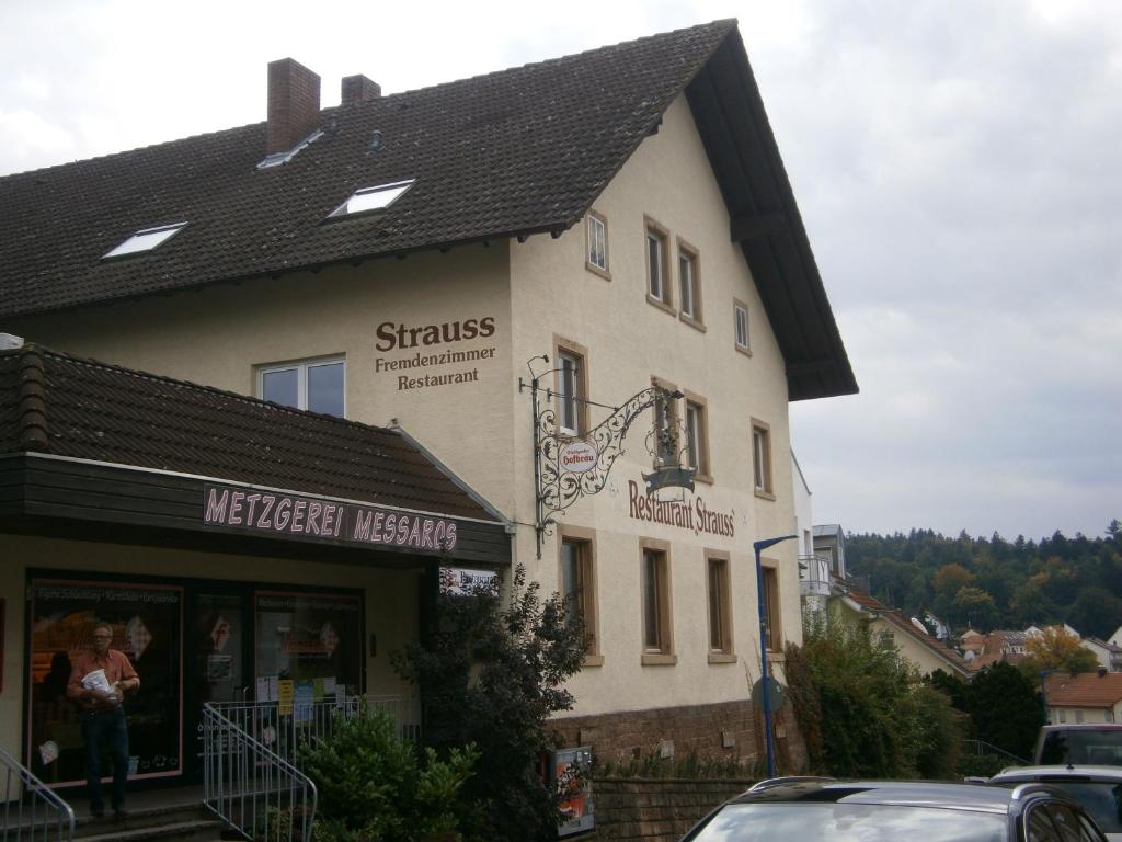 Auberge de jeunesse Hotel Strauss Hohbergstr. 21 76337 Waldbronn