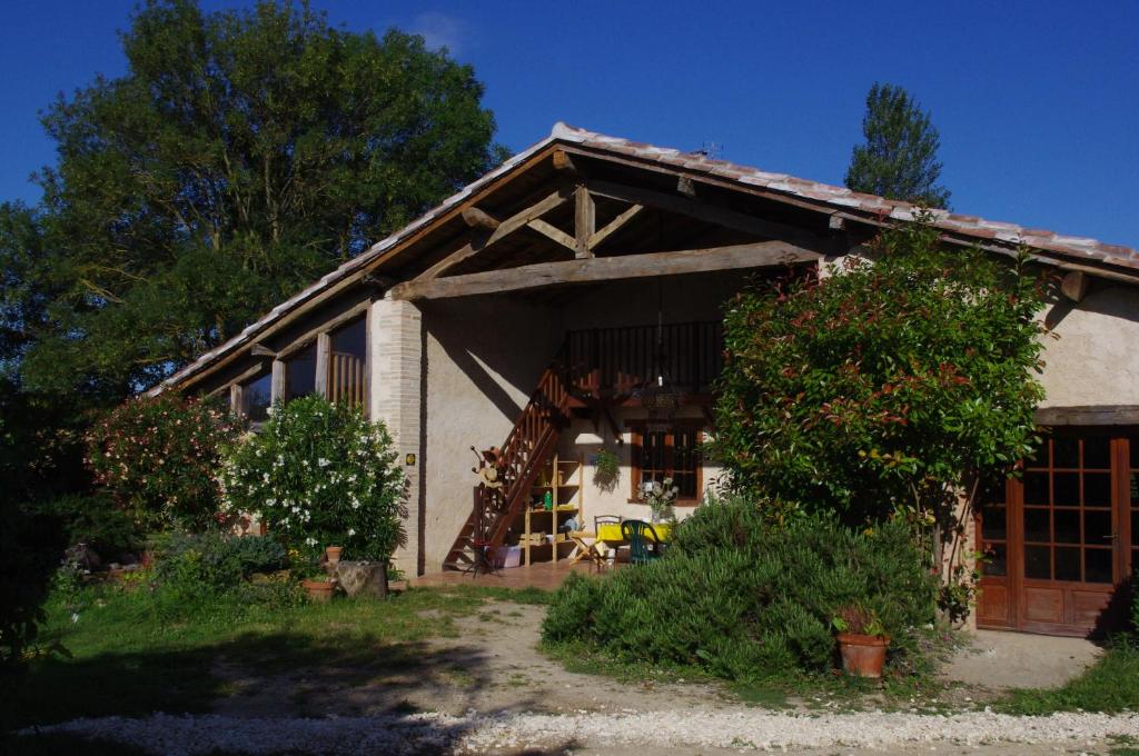 Auberge de jeunesse Le Grangé Lieu dit le Grangé 32200 Giscaro