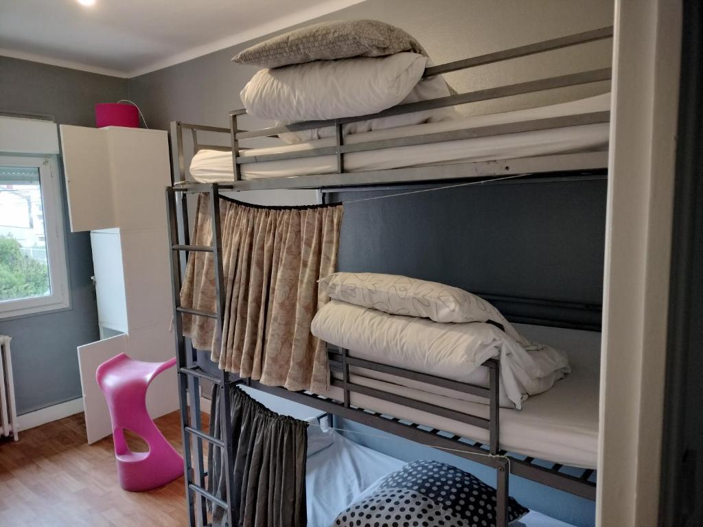 Auberge de jeunesse lit en dortoir toulouse minimes 28 Route de Launaguet 31200 Toulouse