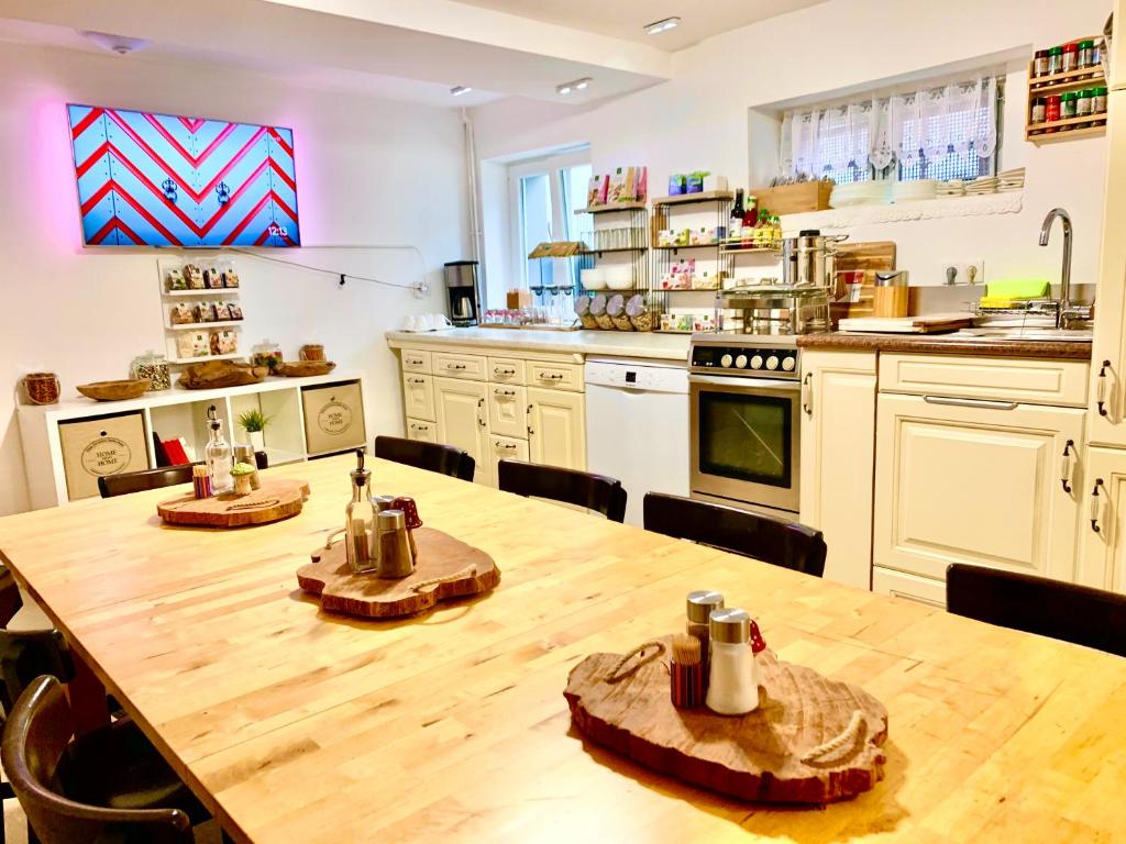 New Hostel Berlin Mitte FREE SNACK hot tea and coffee Provinzstraße, 125, 13409 Berlin