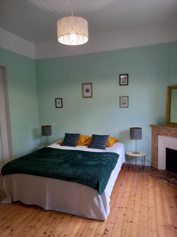 New Hostel Berlin Mitte FREE SNACK hot tea and coffee