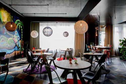P182 Hidden Hostel