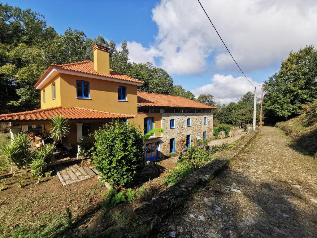Auberge de jeunesse Quinta Estrada Romana - Albergue de Peregrinos Camino de Santiago, 1607, Passos 4930-096 Cerdal