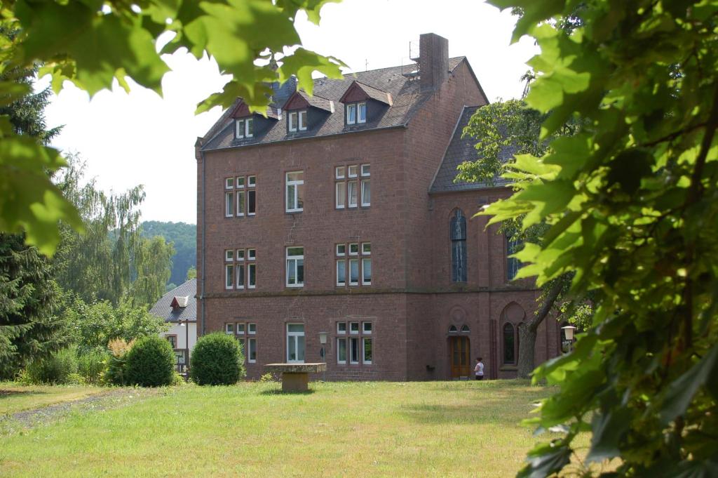 Auberge de jeunesse Stiftsberg - Bildungs- und Freizeitzentrum Auf dem Stift 6 54655 Kyllburg