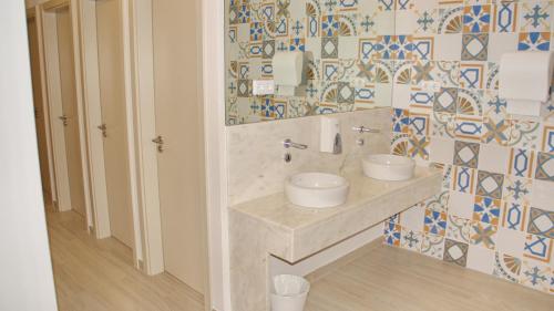 Topcity Hostel & Suites