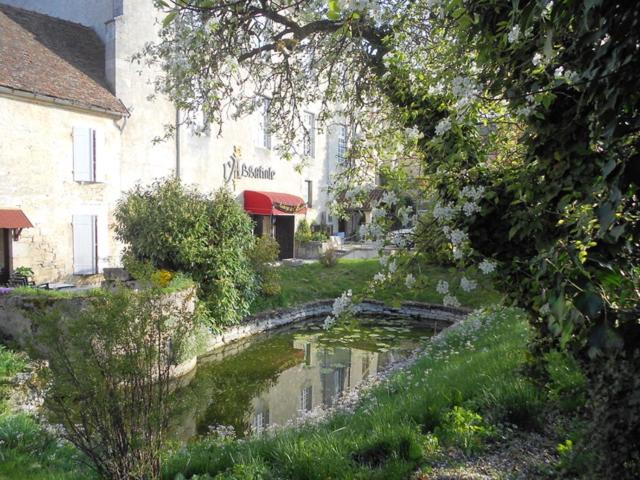 B&B / Chambre d'hôtes Auberge de l'Abbatiale 3, Rue de l'Abbatiale, 52160 Auberive