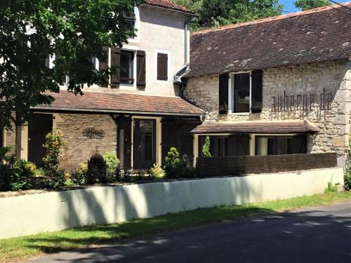 B&B / Chambre d'hôtes Auberge de la Sagne 663 Rte Grotte de Pech Merle Cabrerets