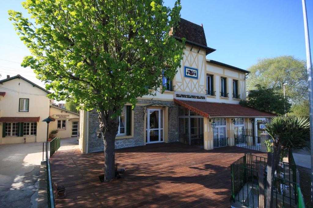 Hôtel Auberge des Écluses 278 Rue des Écluses, 78955 Carrières-sous-Poissy