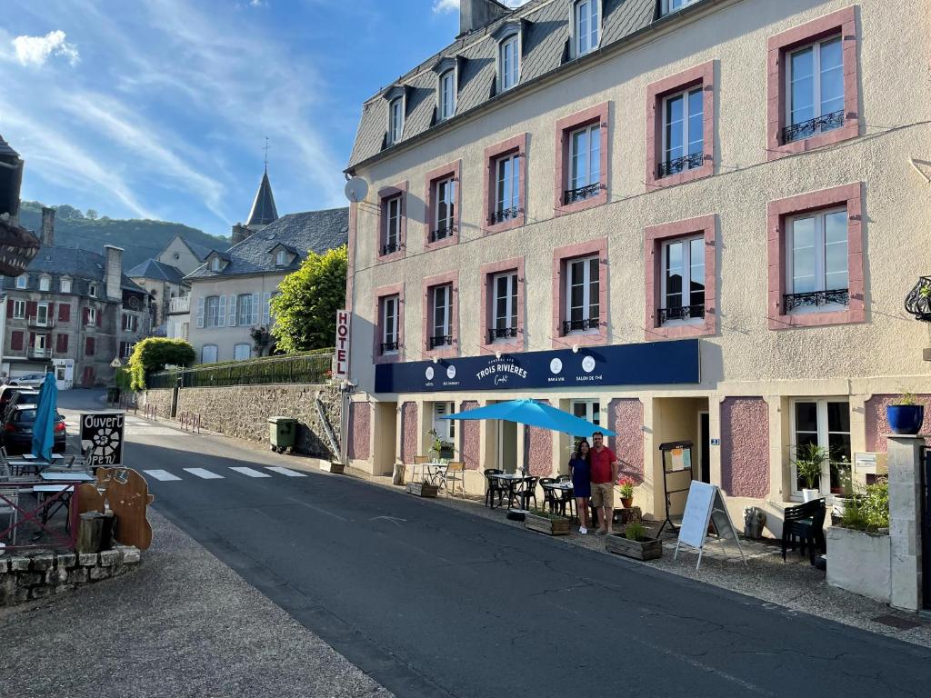 Auberge Auberge des Trois Rivières 3 Grande rue, 15190 Condat