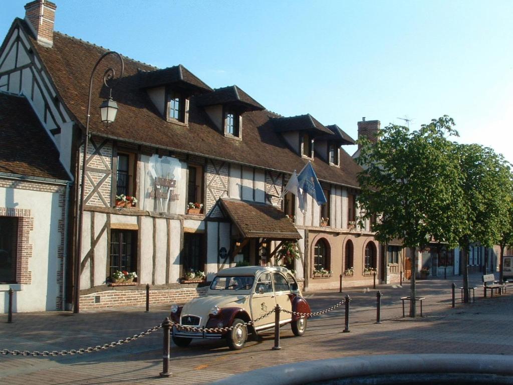 Hôtel Auberge Du Cheval Blanc - Les Collectionneurs 5, Place Du Mail, 41300 Selles-Saint-Denis