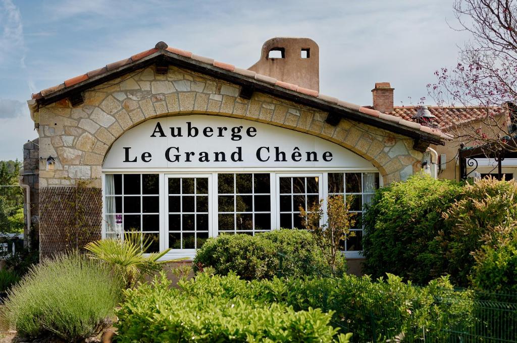 Hôtel Auberge du Grand Chêne 2km route de Barjols, 83690 Sillans-la-Cascade