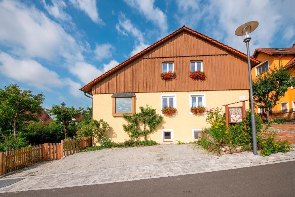 Ferienwohnungen Am Sonnenhang Am Sonnenhang 6, 92637 Theisseil