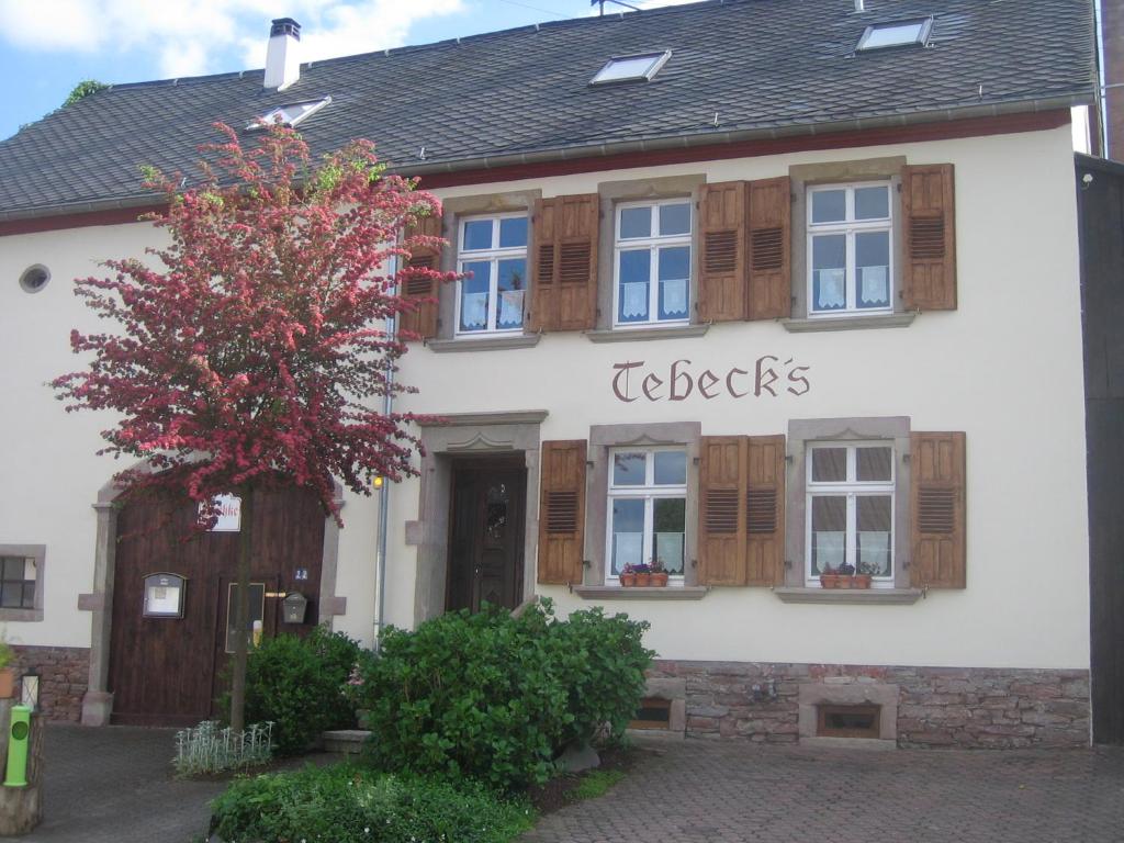 Auberge Ferienwohnungen Bistro Tebecks Forsthofstrasse 22 66687 Wadern