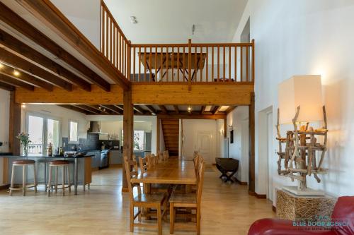 Gallery Villa
